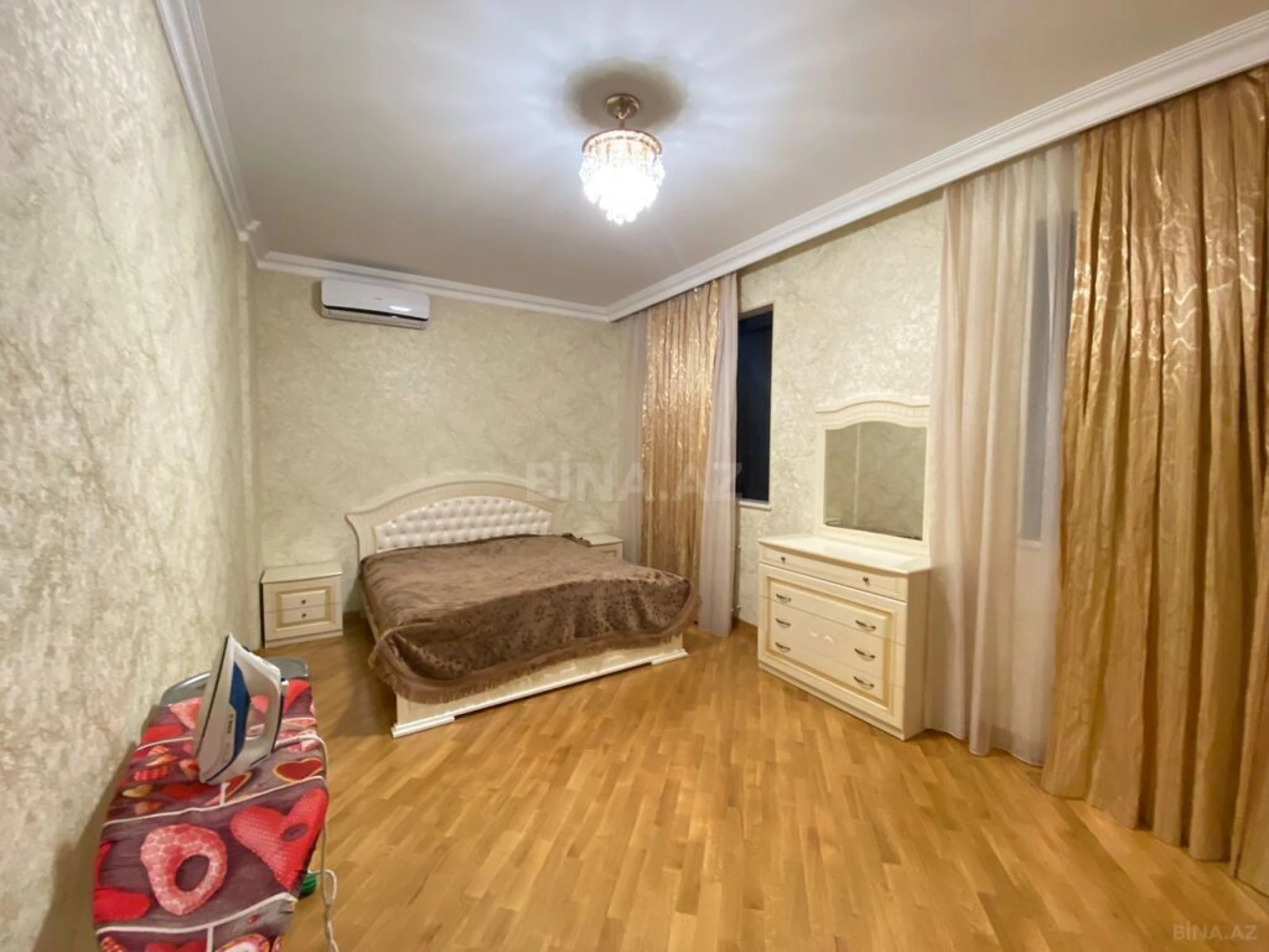 Kirayə verilir 2 otaqlı mənzil 100 m²