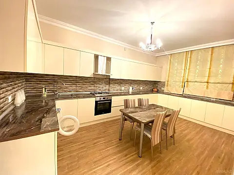 Kirayə verilir 2 otaqlı mənzil 100 m²