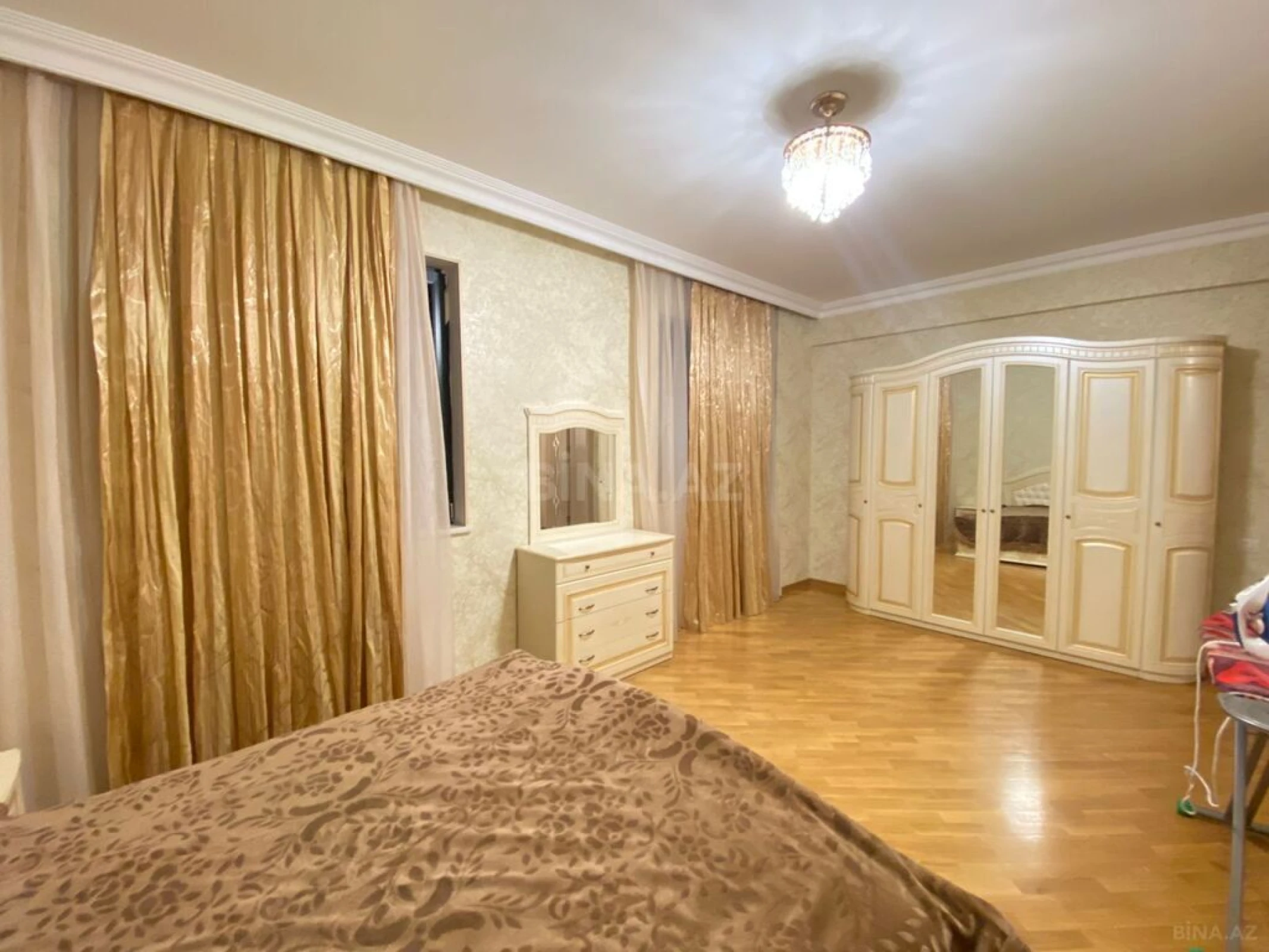 Kirayə verilir 2 otaqlı mənzil 100 m²