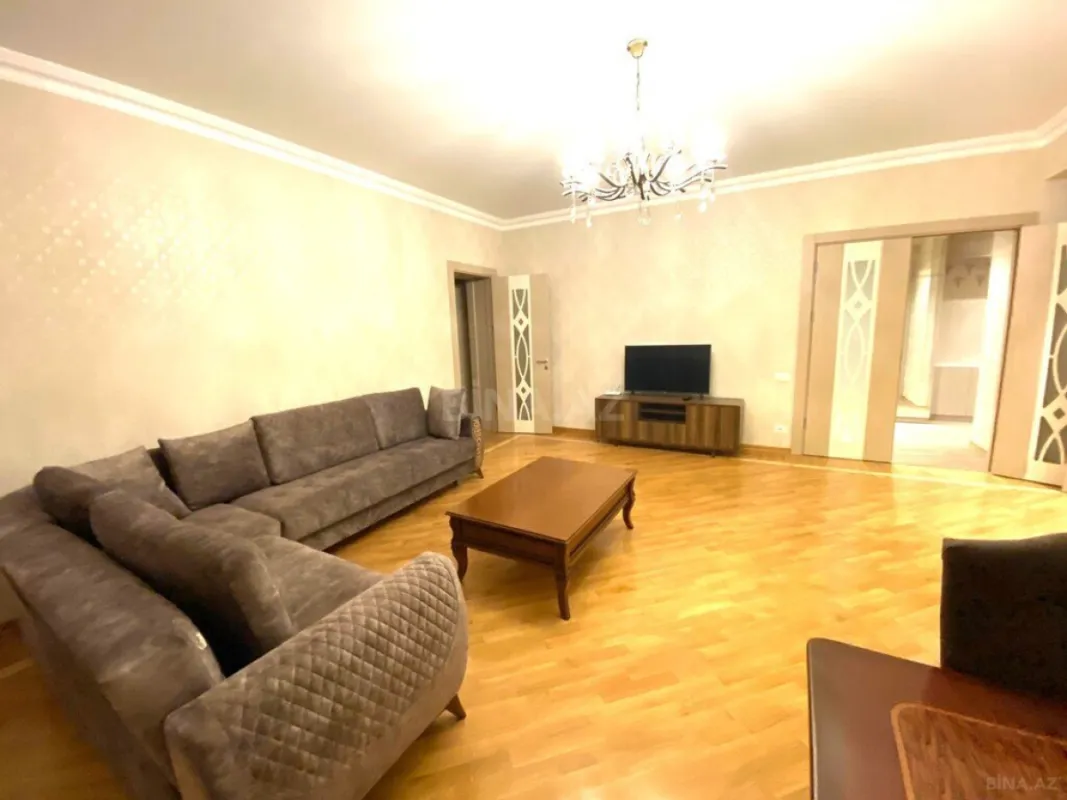 Kirayə verilir 2 otaqlı mənzil 100 m²