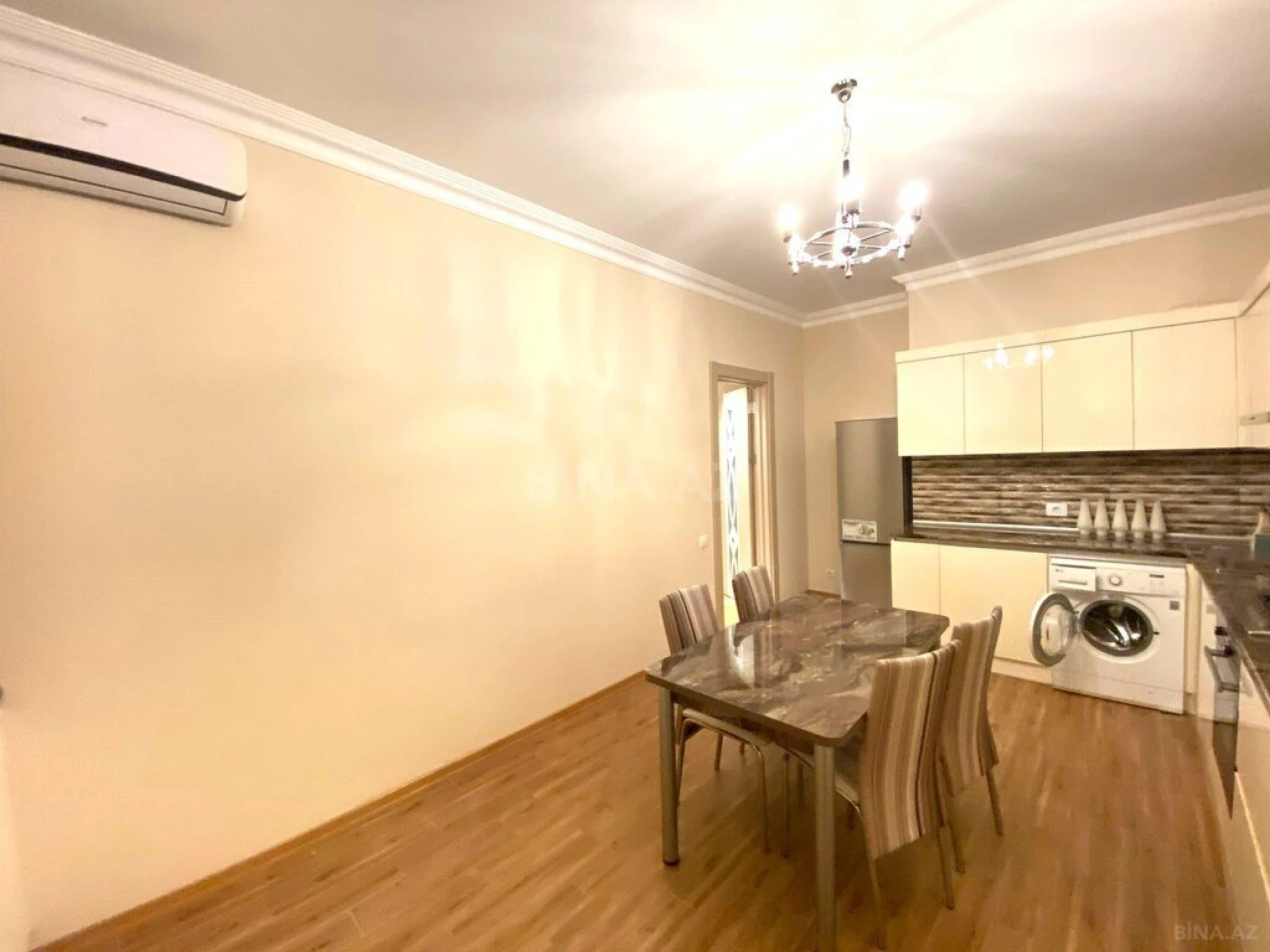 Kirayə verilir 2 otaqlı mənzil 100 m²