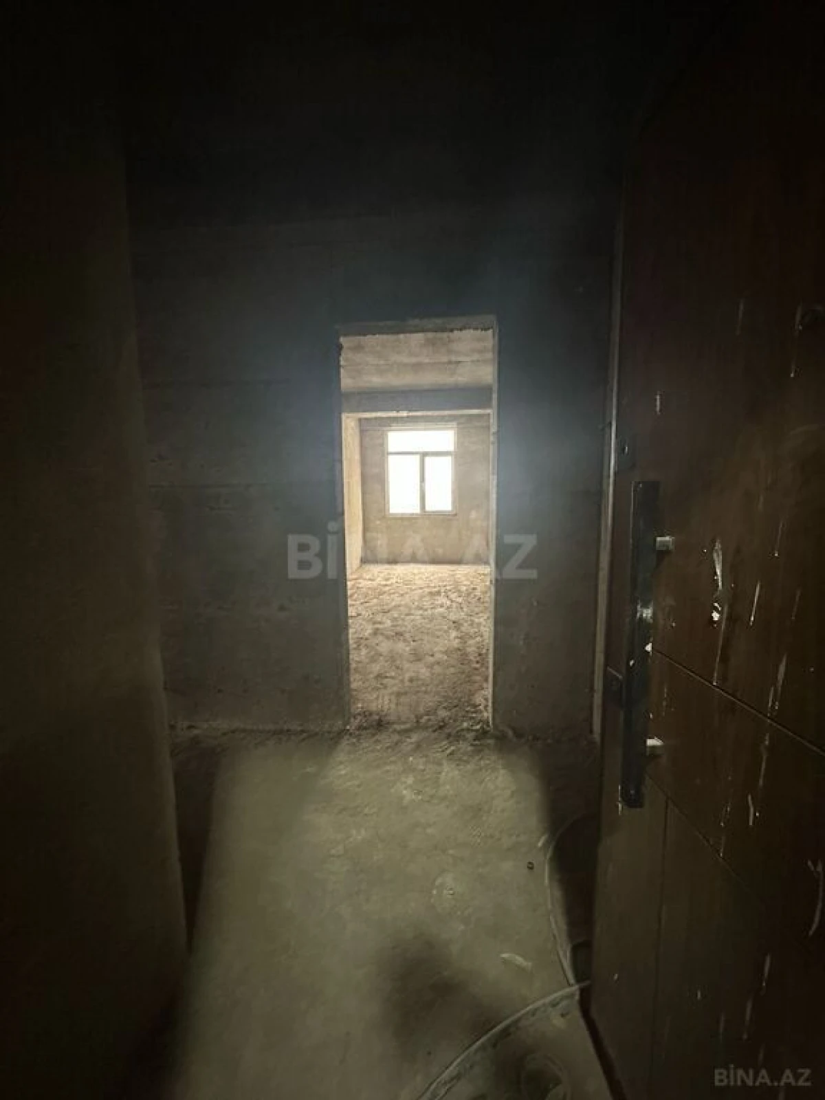 Satılır 3 otaqlı mənzil 107 m²