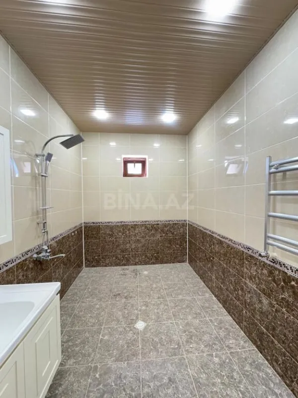 Satılır 5 otaqlı həyət evi 400 m²