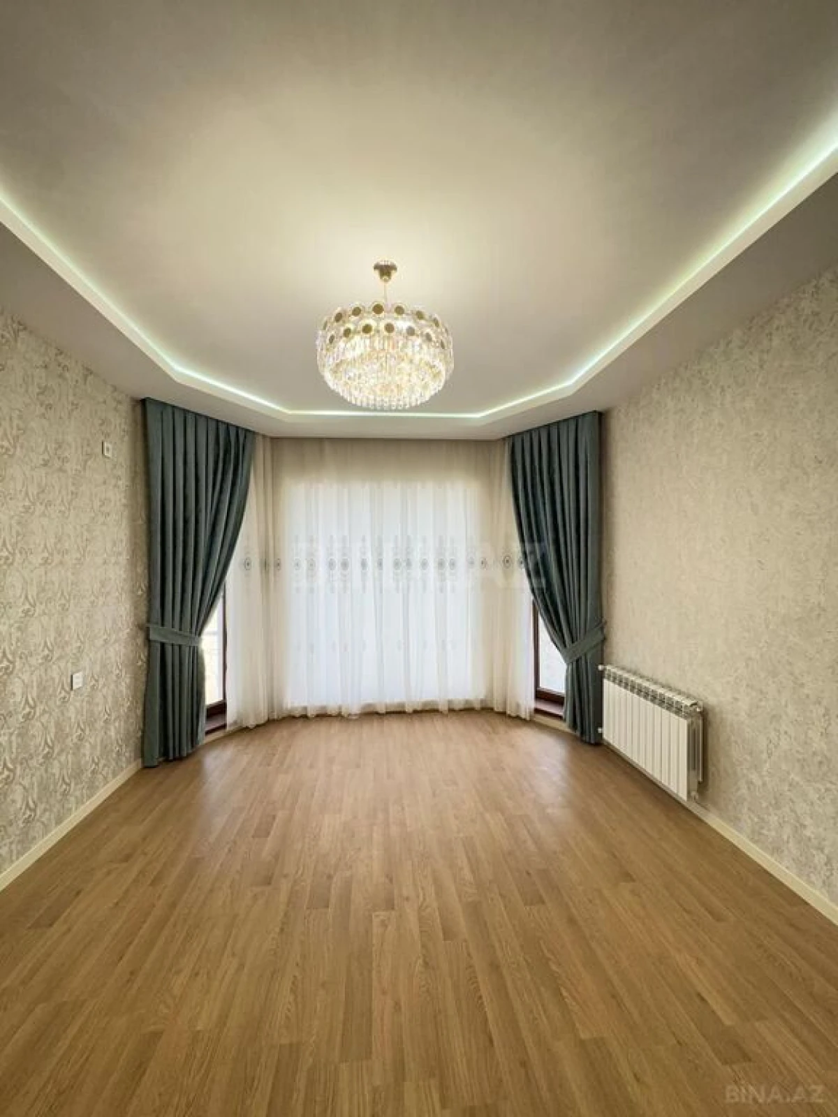 Satılır 5 otaqlı həyət evi 400 m²