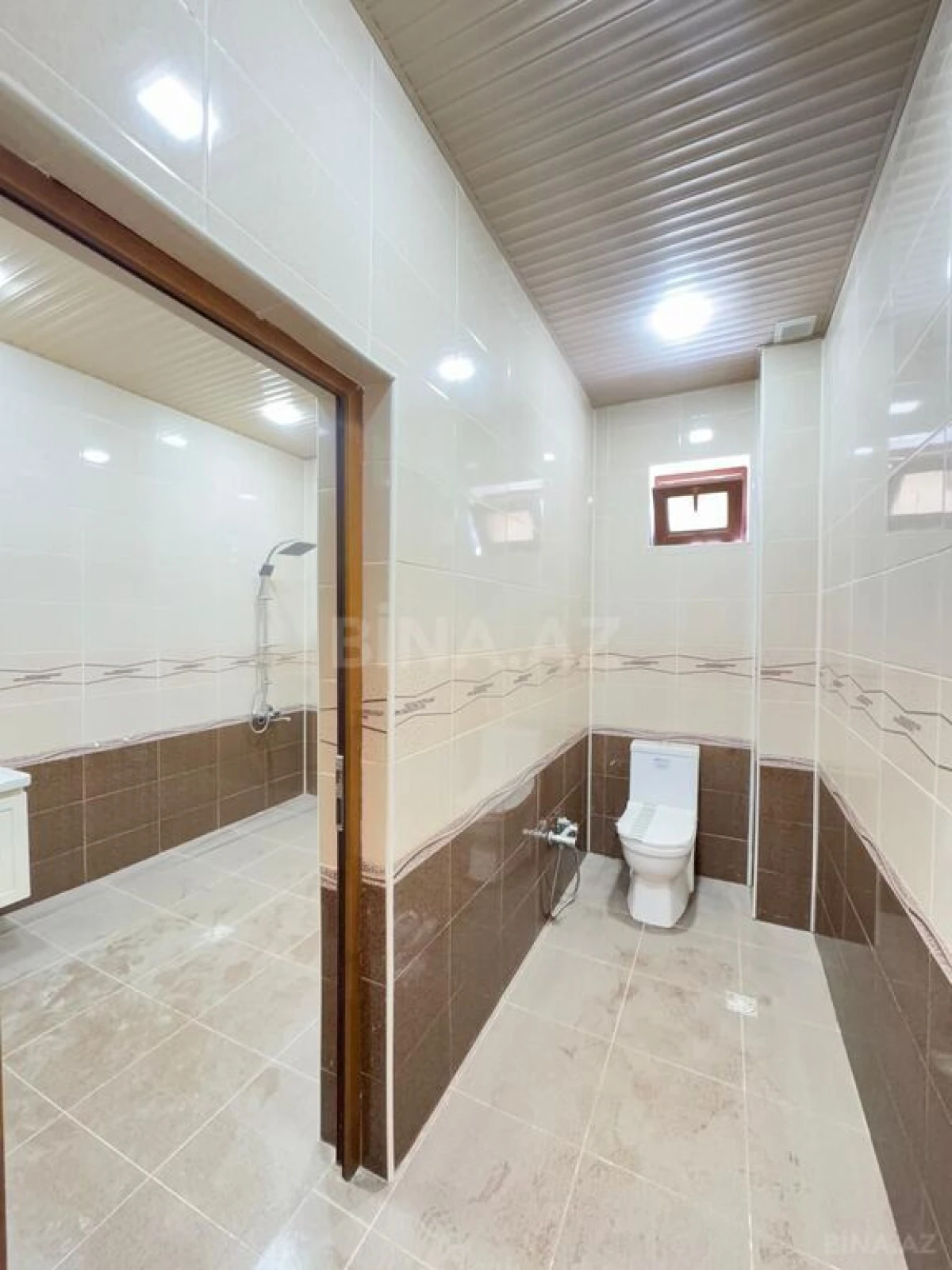 Satılır 5 otaqlı həyət evi 400 m²