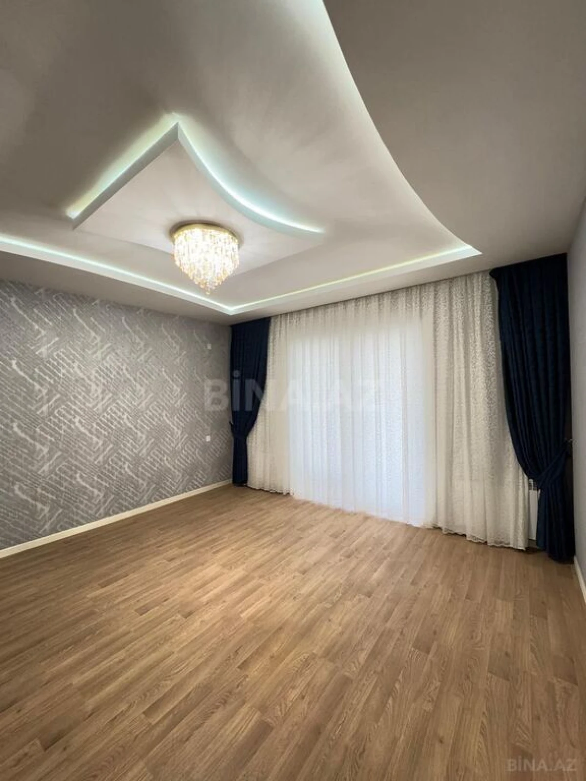 Satılır 5 otaqlı həyət evi 400 m²