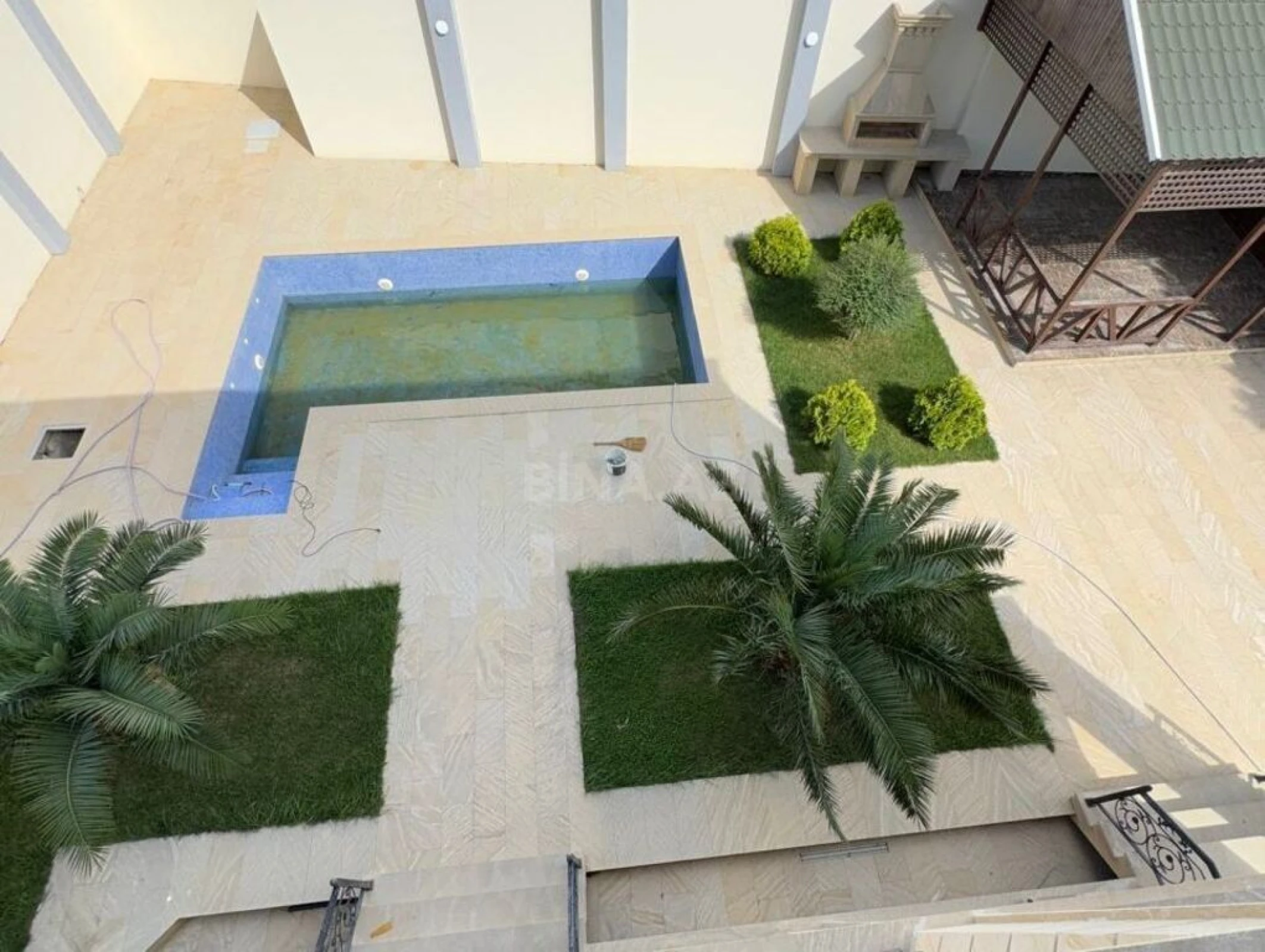 Satılır 5 otaqlı həyət evi 400 m²