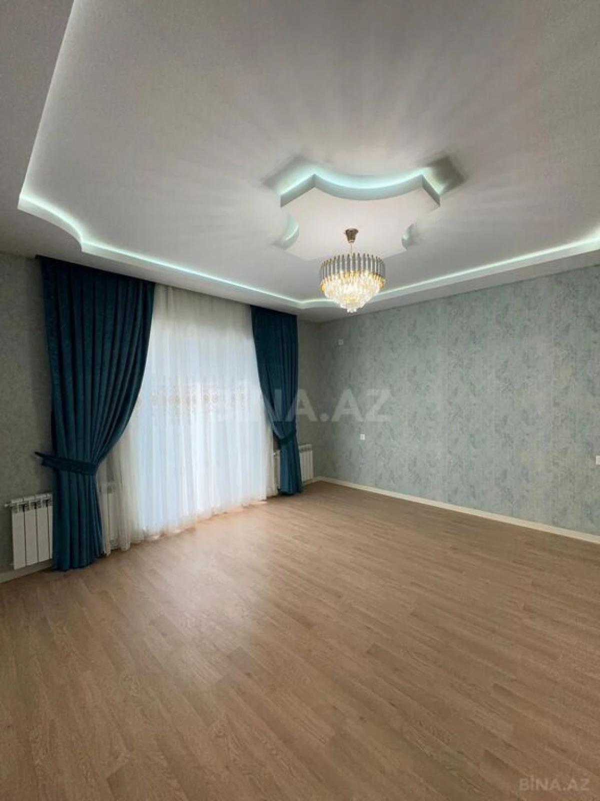 Satılır 5 otaqlı həyət evi 400 m²