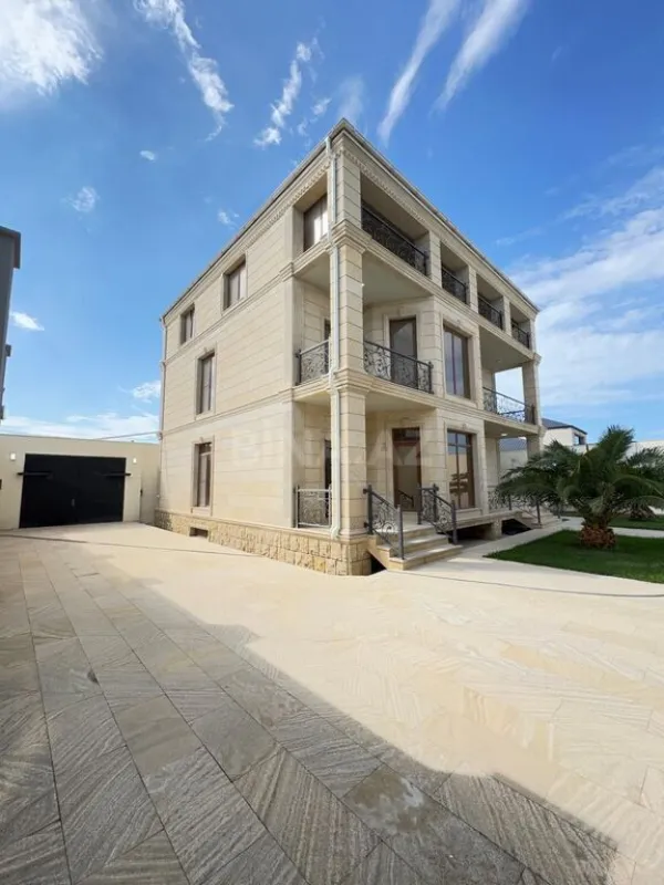 Satılır 5 otaqlı həyət evi 400 m²