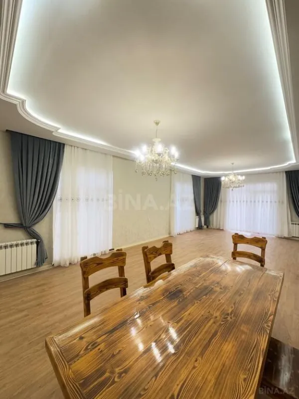 Satılır 5 otaqlı həyət evi 400 m²