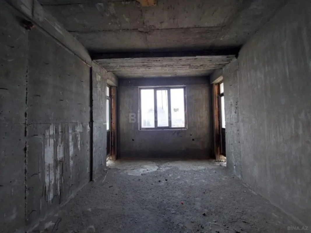 Satılır 4 otaqlı mənzil 217 m²