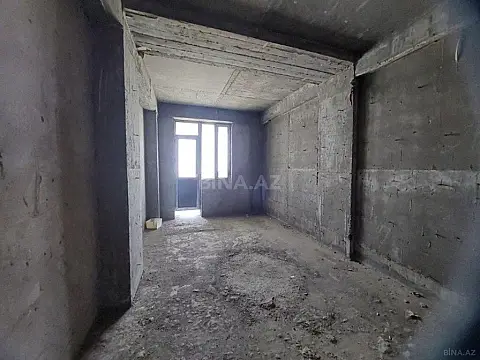 Satılır 4 otaqlı mənzil 217 m²