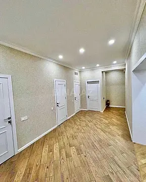 Satılır 3 otaqlı mənzil 143 m²