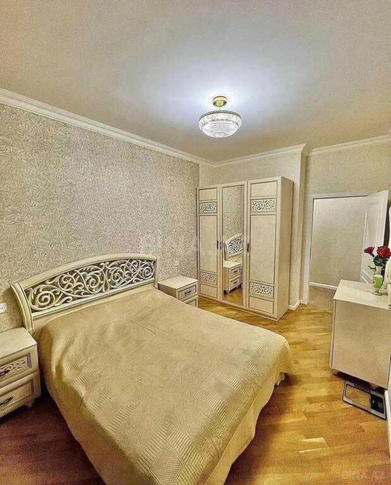 Satılır 3 otaqlı mənzil 143 m²
