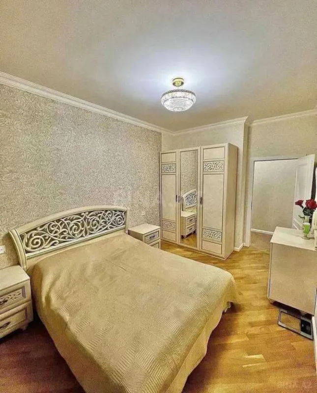 Satılır 3 otaqlı mənzil 143 m²
