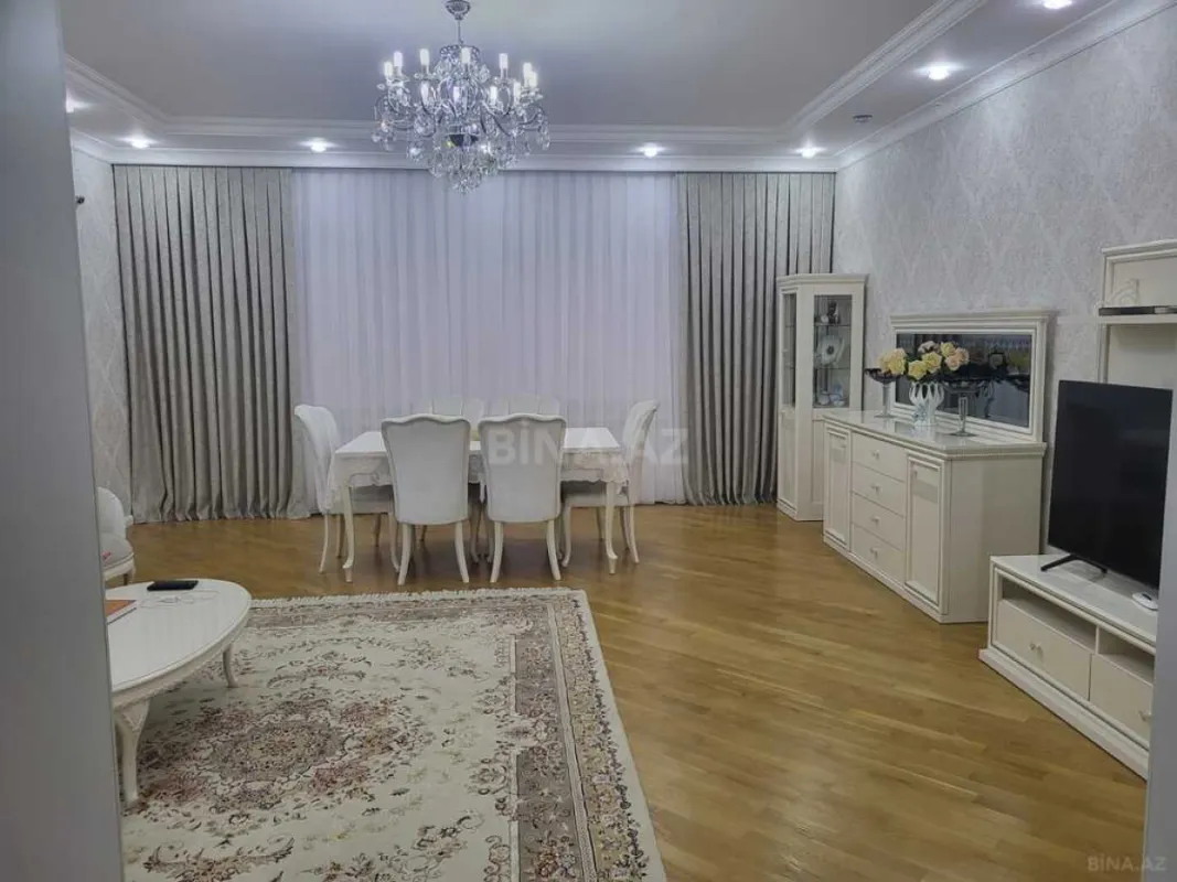 Satılır 3 otaqlı mənzil 143 m²