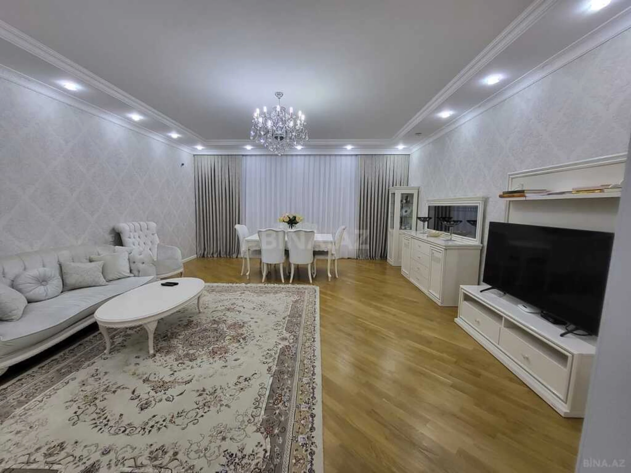 Satılır 3 otaqlı mənzil 143 m²