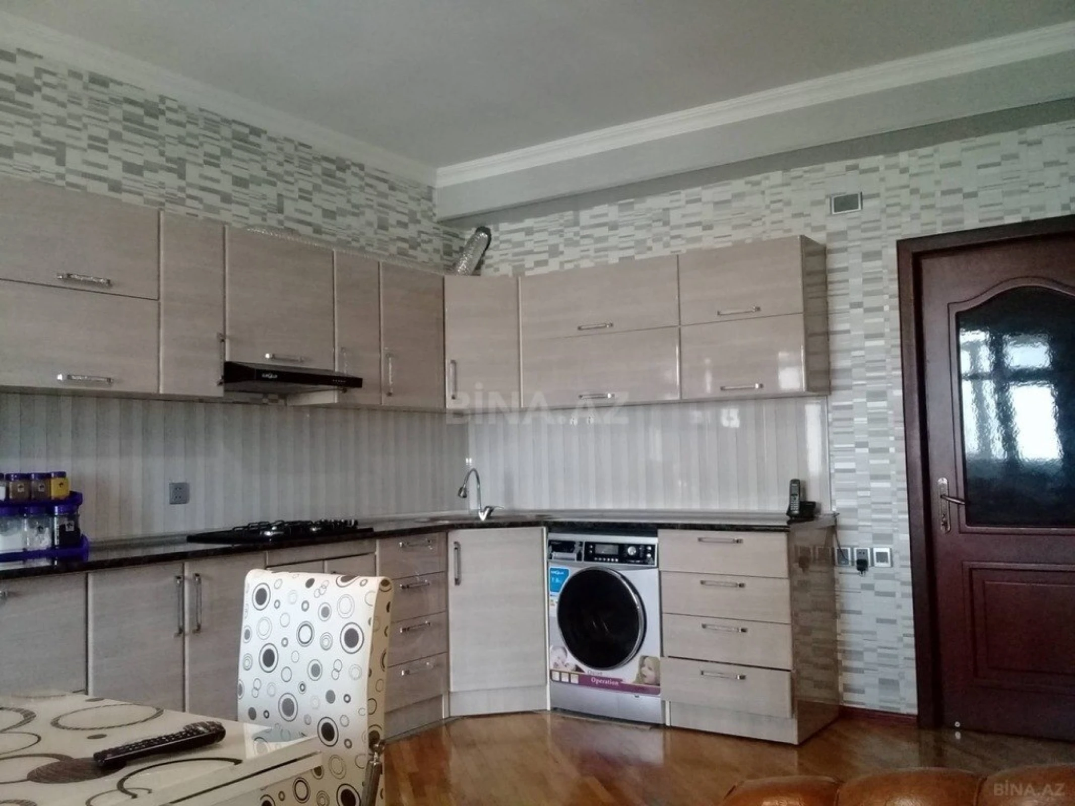 Satılır 3 otaqlı mənzil 130 m²