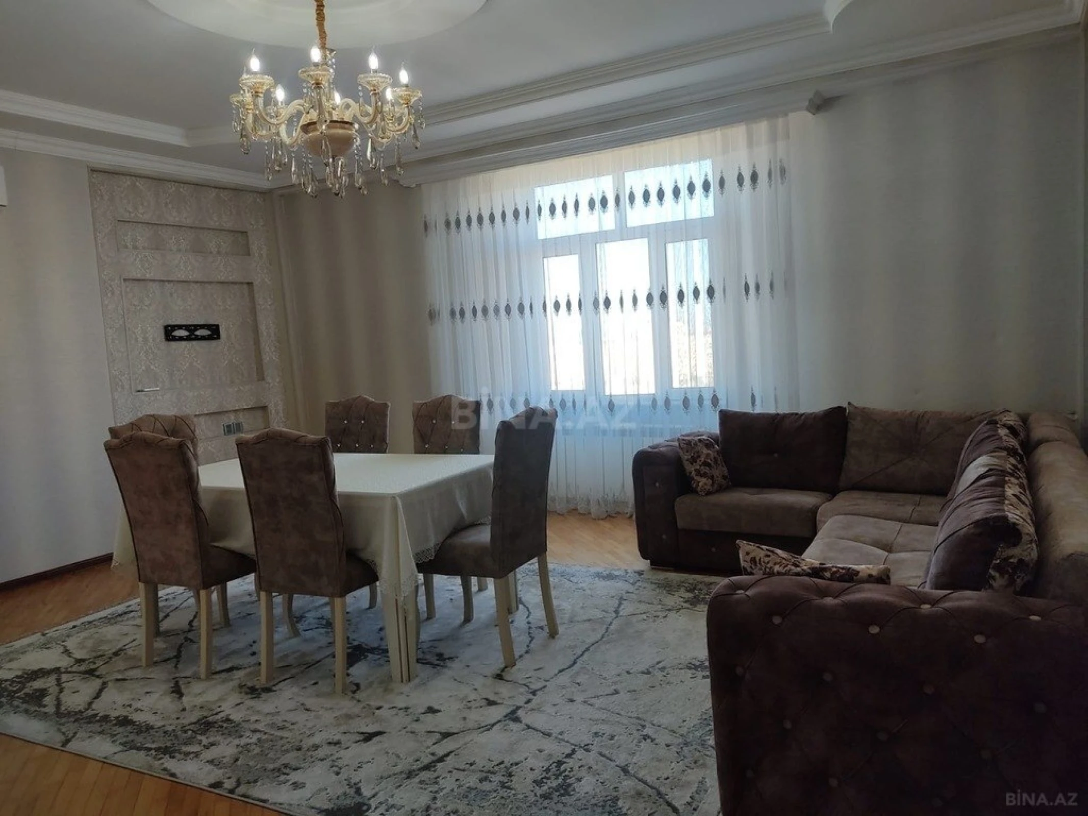 Satılır 3 otaqlı mənzil 130 m²