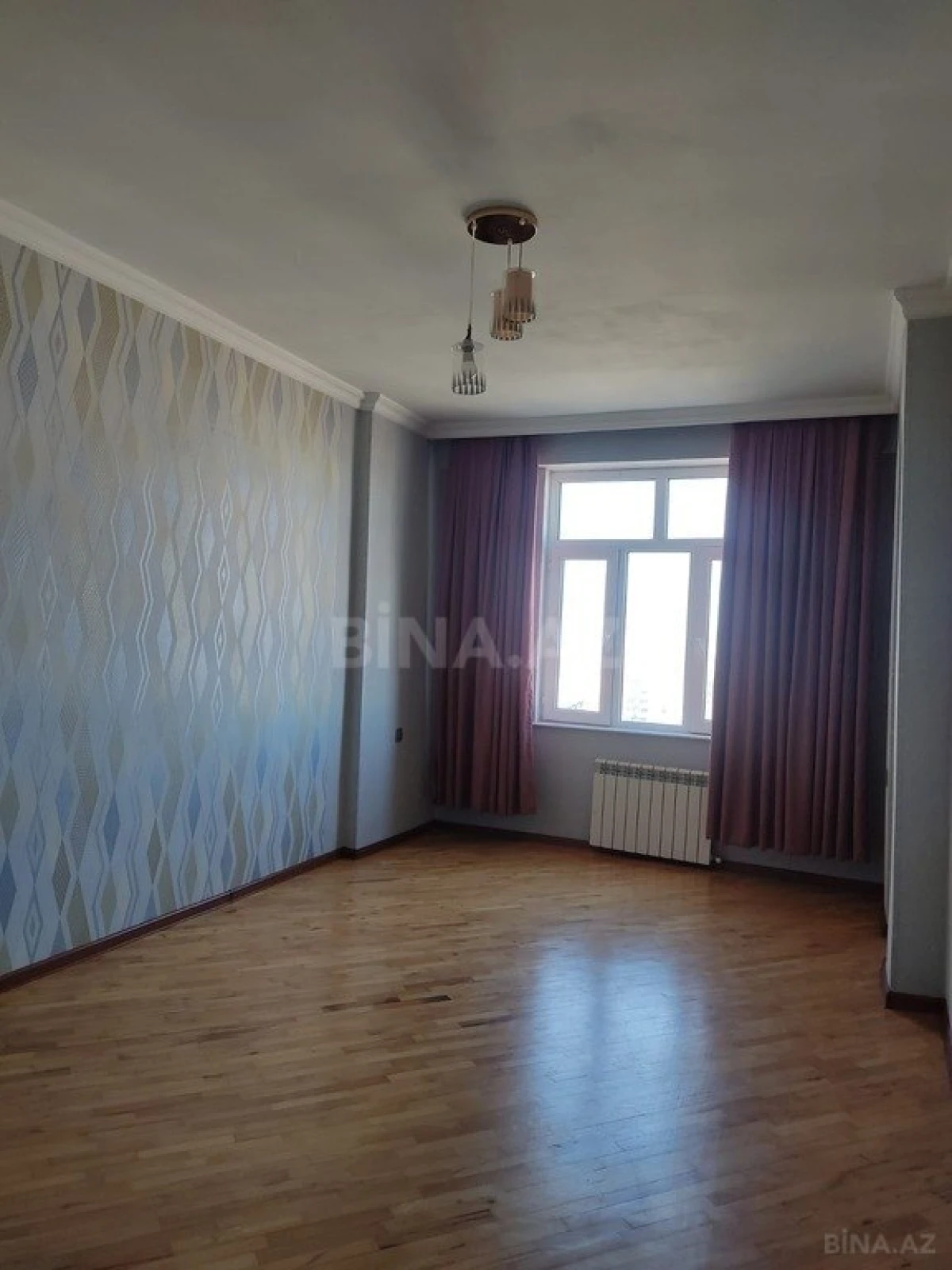 Satılır 3 otaqlı mənzil 130 m²