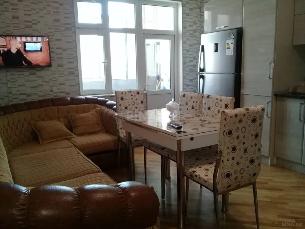 Satılır 3 otaqlı mənzil 130 m²