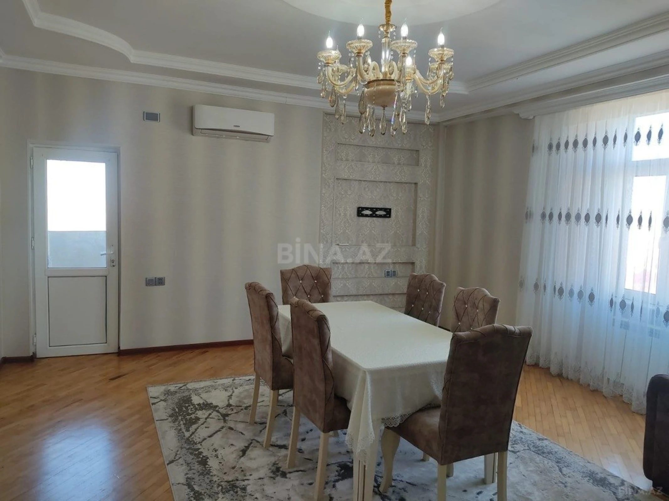 Satılır 3 otaqlı mənzil 130 m²