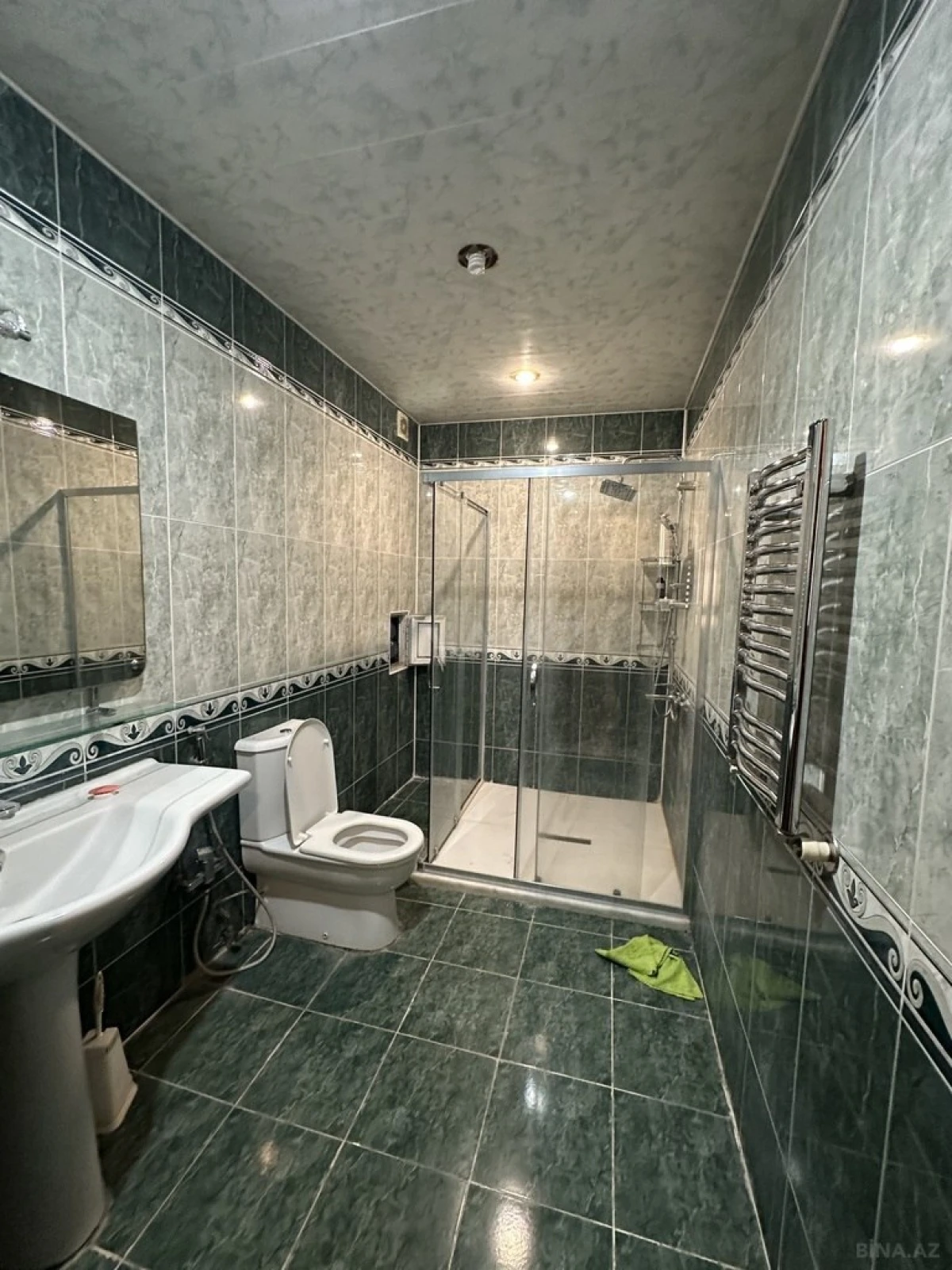 Satılır 4 otaqlı mənzil 200 m²