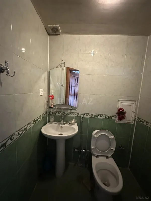 Satılır 4 otaqlı mənzil 200 m²