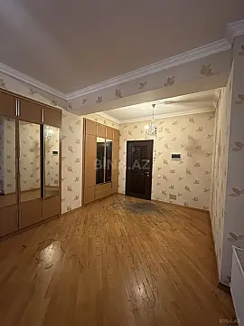 Satılır 4 otaqlı mənzil 200 m²