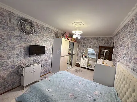 Satılır 4 otaqlı mənzil 110 m²