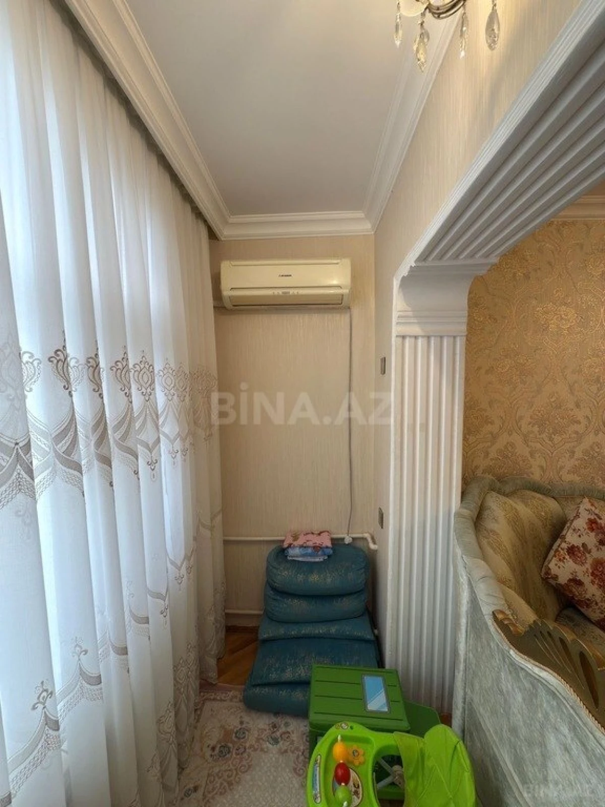Satılır 4 otaqlı mənzil 110 m²