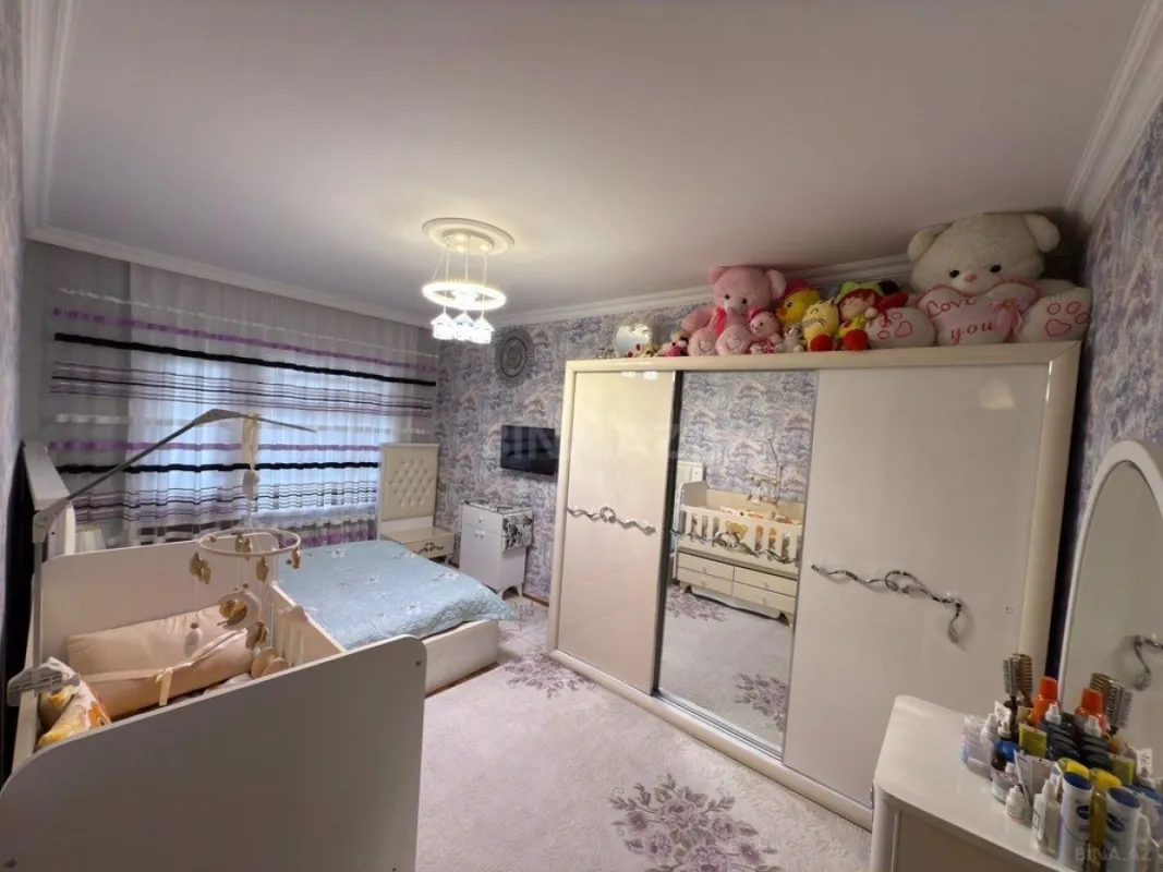 Satılır 4 otaqlı mənzil 110 m²