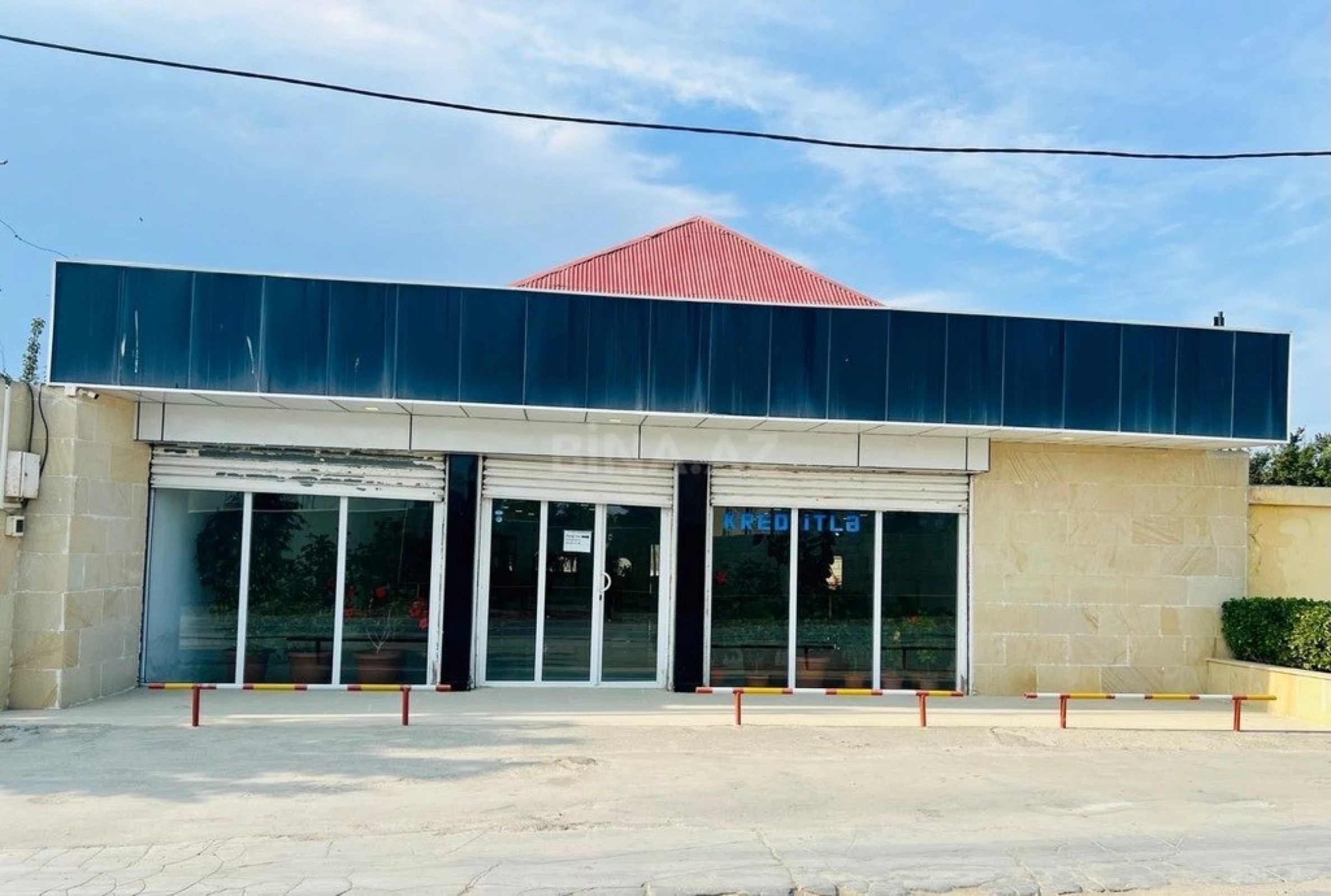 Satılır 4 otaqlı həyət evi 240 m²