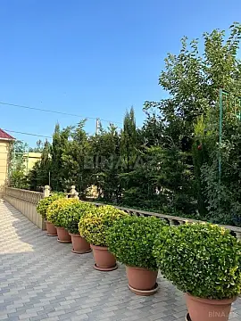 Satılır 4 otaqlı həyət evi 240 m²