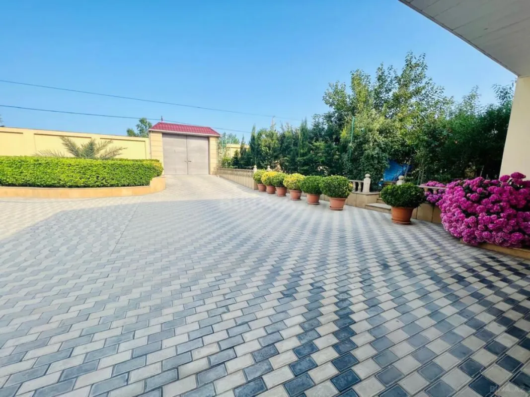 Satılır 4 otaqlı həyət evi 240 m²