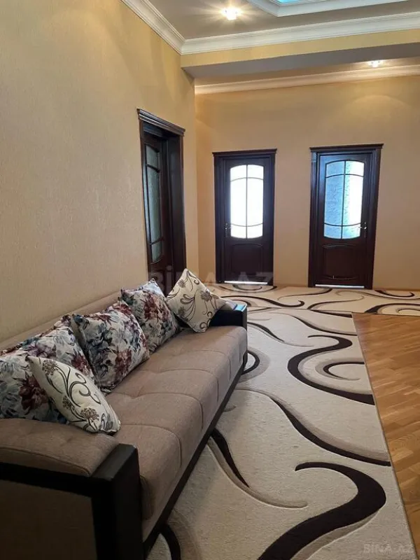 Satılır 4 otaqlı həyət evi 240 m²