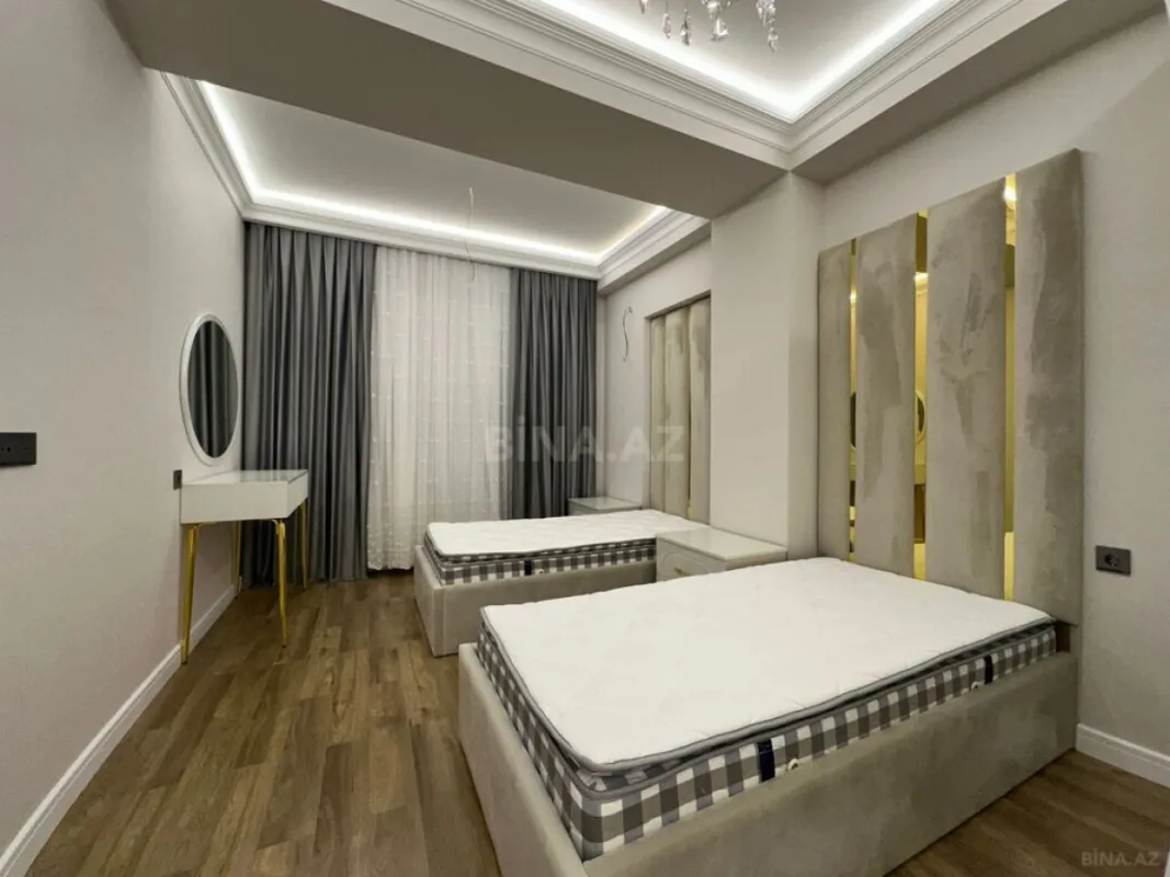 Satılır 4 otaqlı mənzil 144 m²