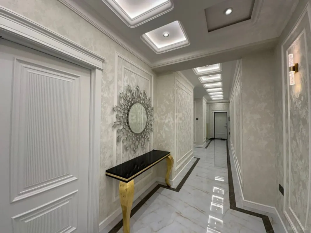 Satılır 4 otaqlı mənzil 144 m²