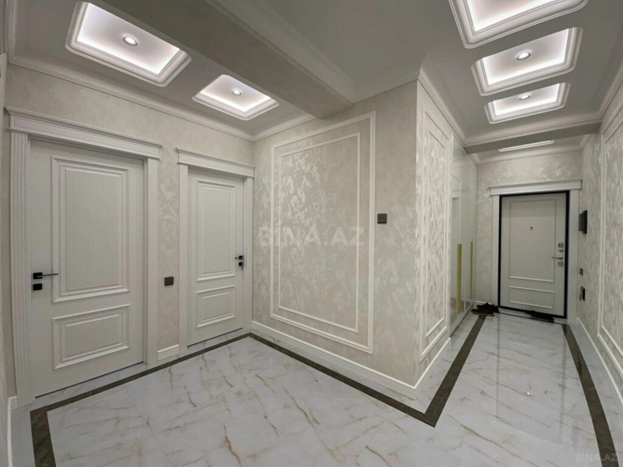 Satılır 4 otaqlı mənzil 144 m²