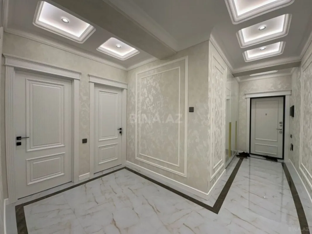 Satılır 4 otaqlı mənzil 144 m²