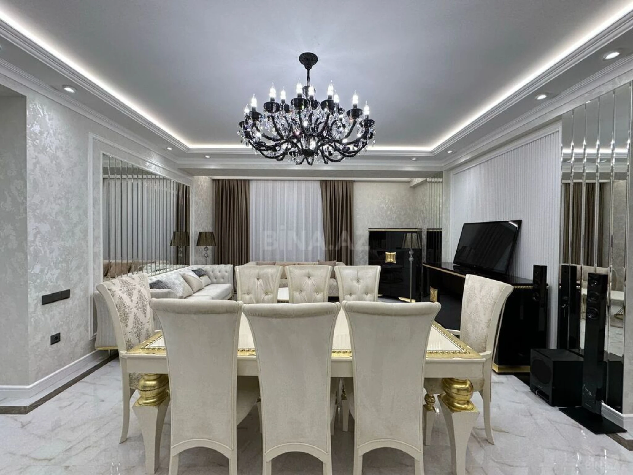 Satılır 4 otaqlı mənzil 144 m²