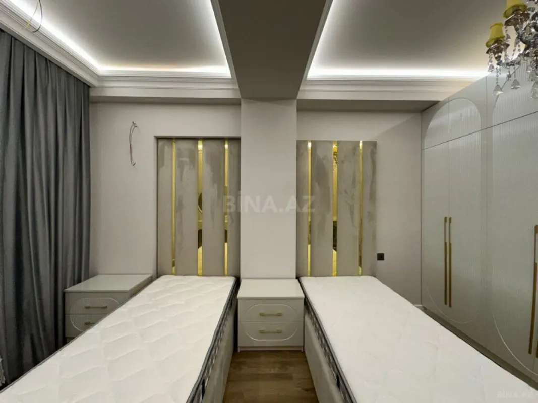 Satılır 4 otaqlı mənzil 144 m²