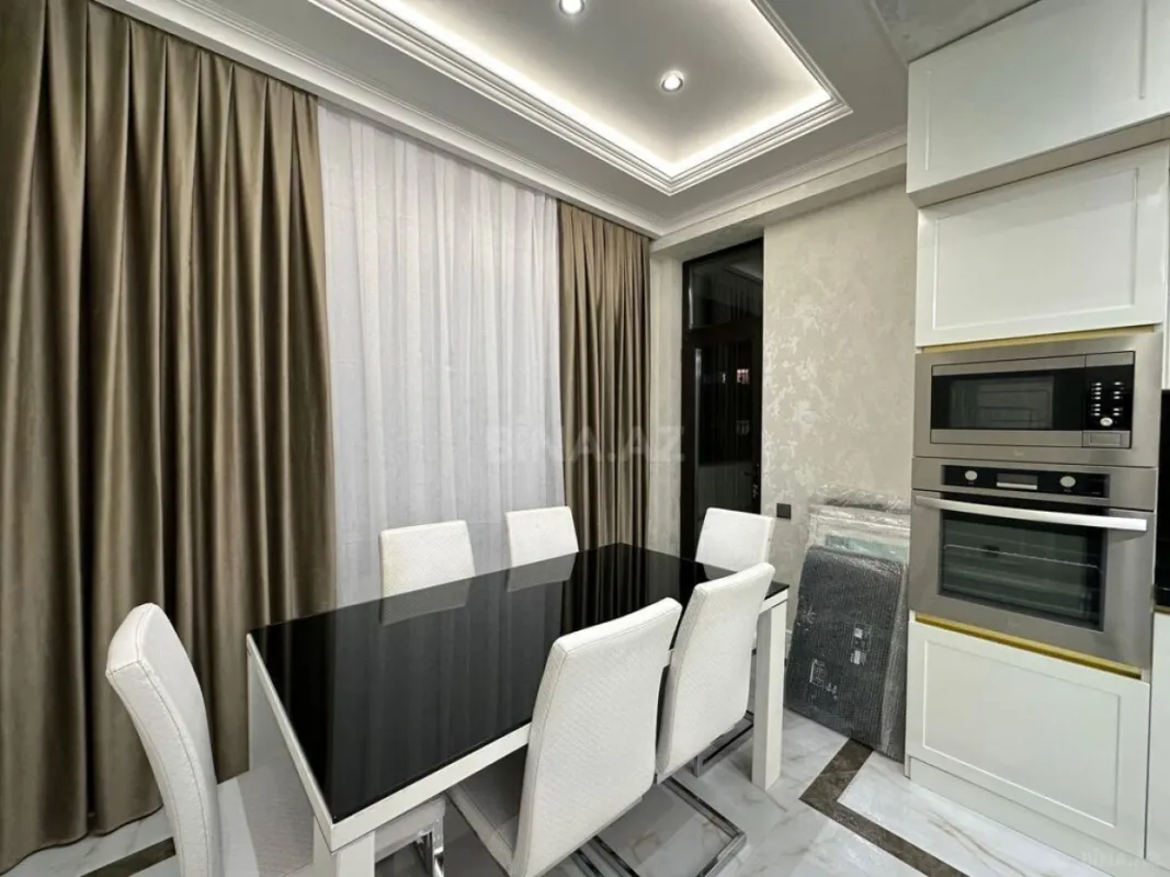 Satılır 4 otaqlı mənzil 144 m²