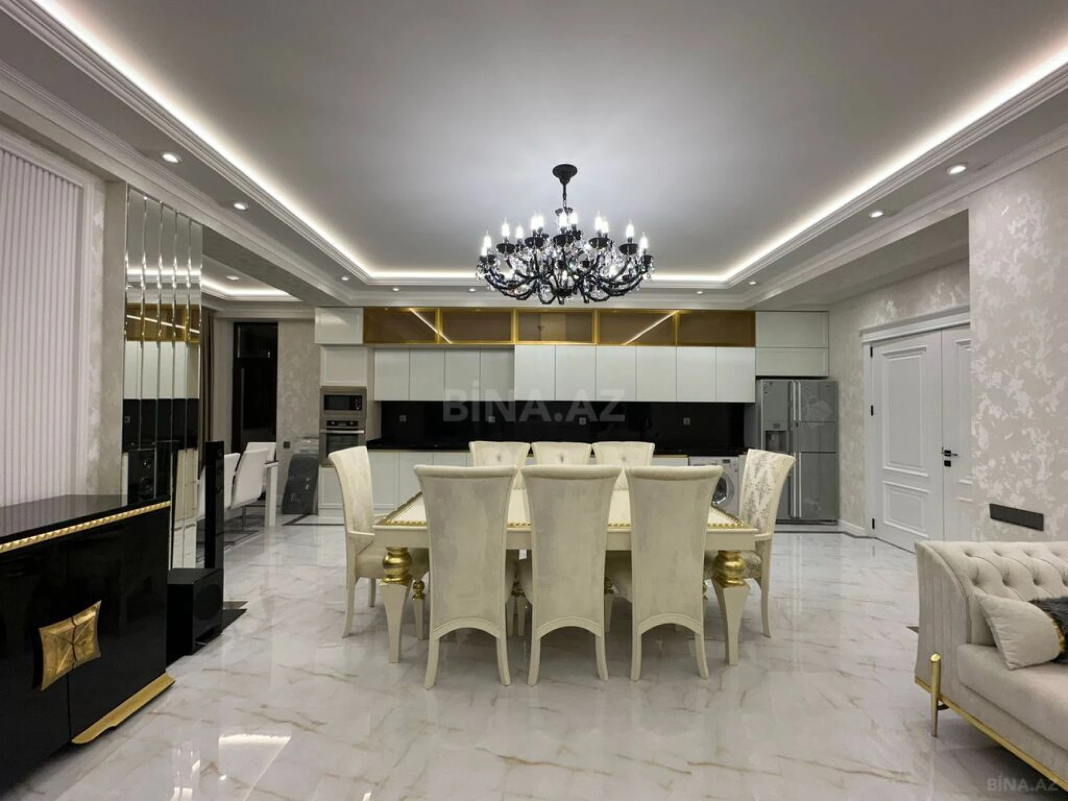 Satılır 4 otaqlı mənzil 144 m²