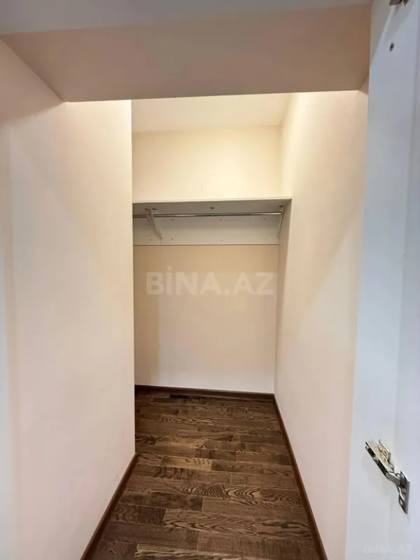 Satılır 3 otaqlı mənzil 117 m²