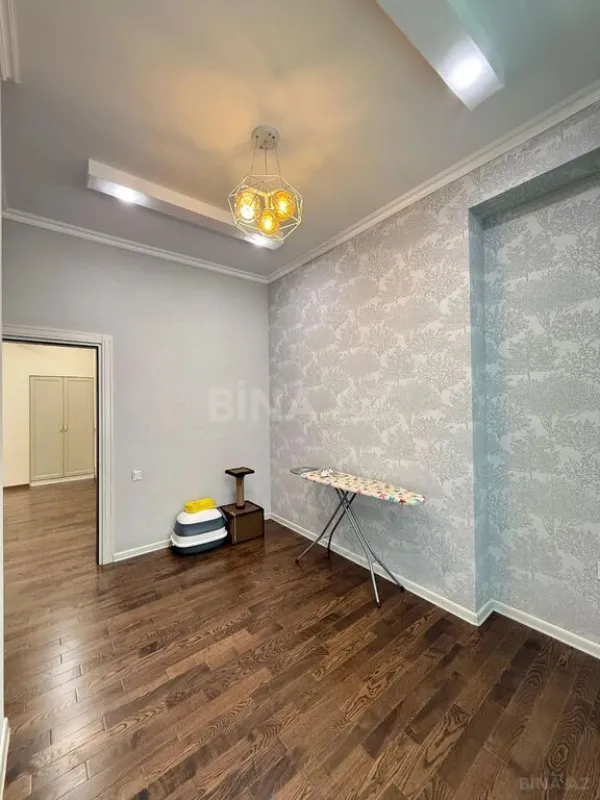 Satılır 3 otaqlı mənzil 117 m²
