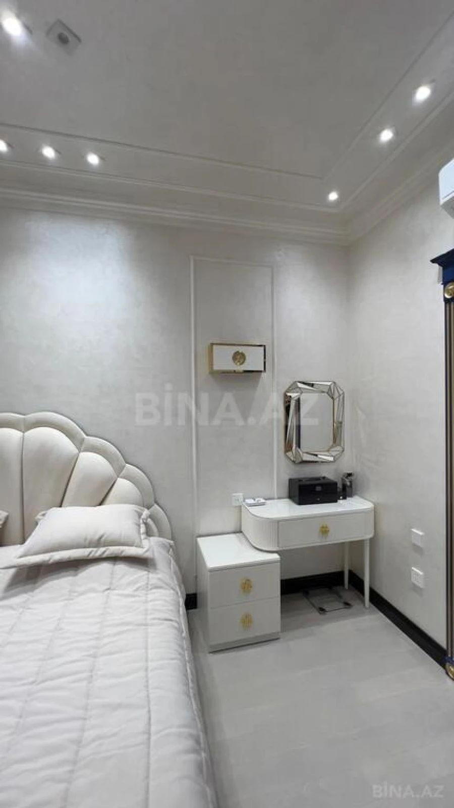 Satılır 3 otaqlı mənzil 120 m²