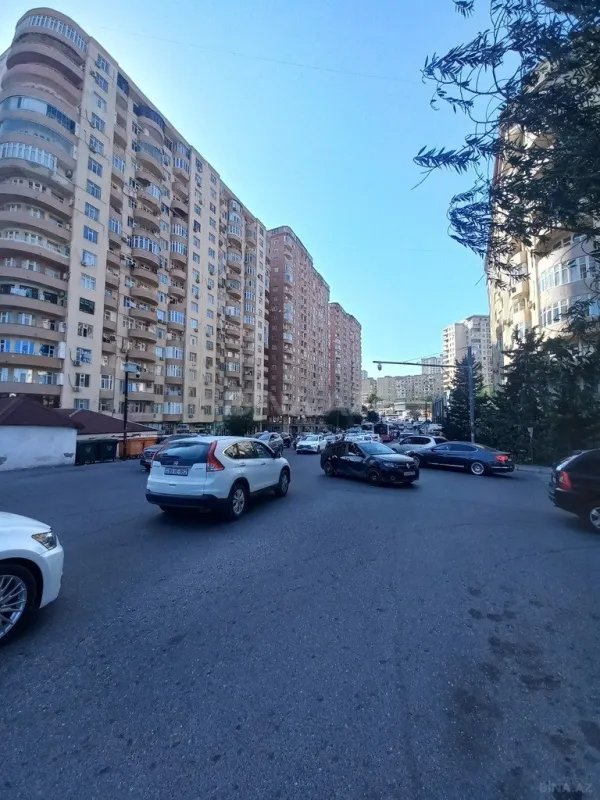 Satılır 3 otaqlı mənzil 120 m²