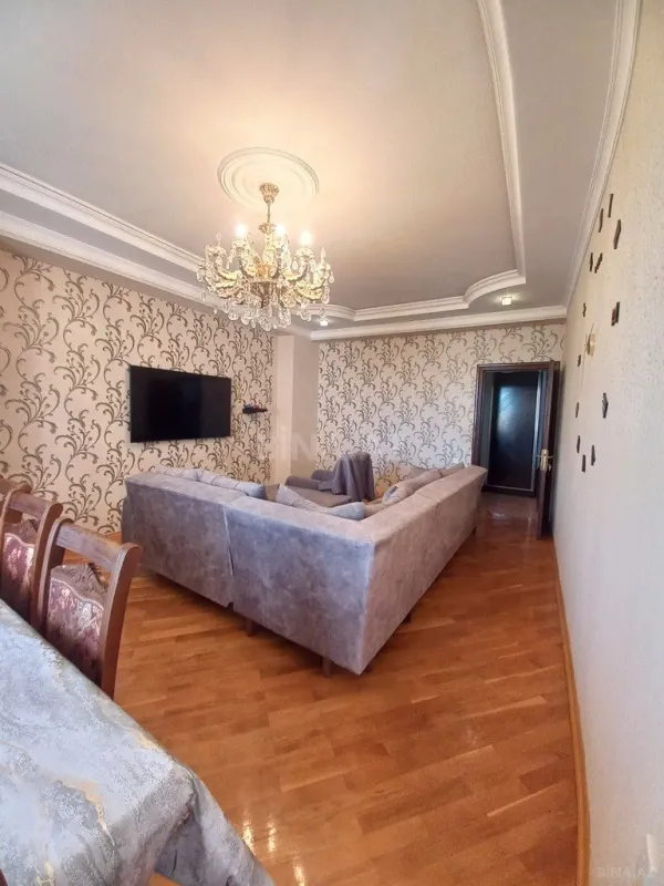 Satılır 3 otaqlı mənzil 120 m²