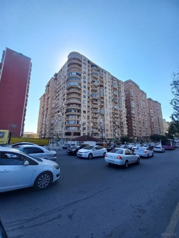 Satılır 3 otaqlı mənzil 120 m²